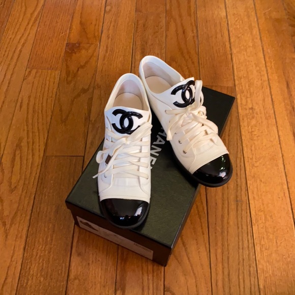 CHANEL Shoes - Chanel black & White lace up